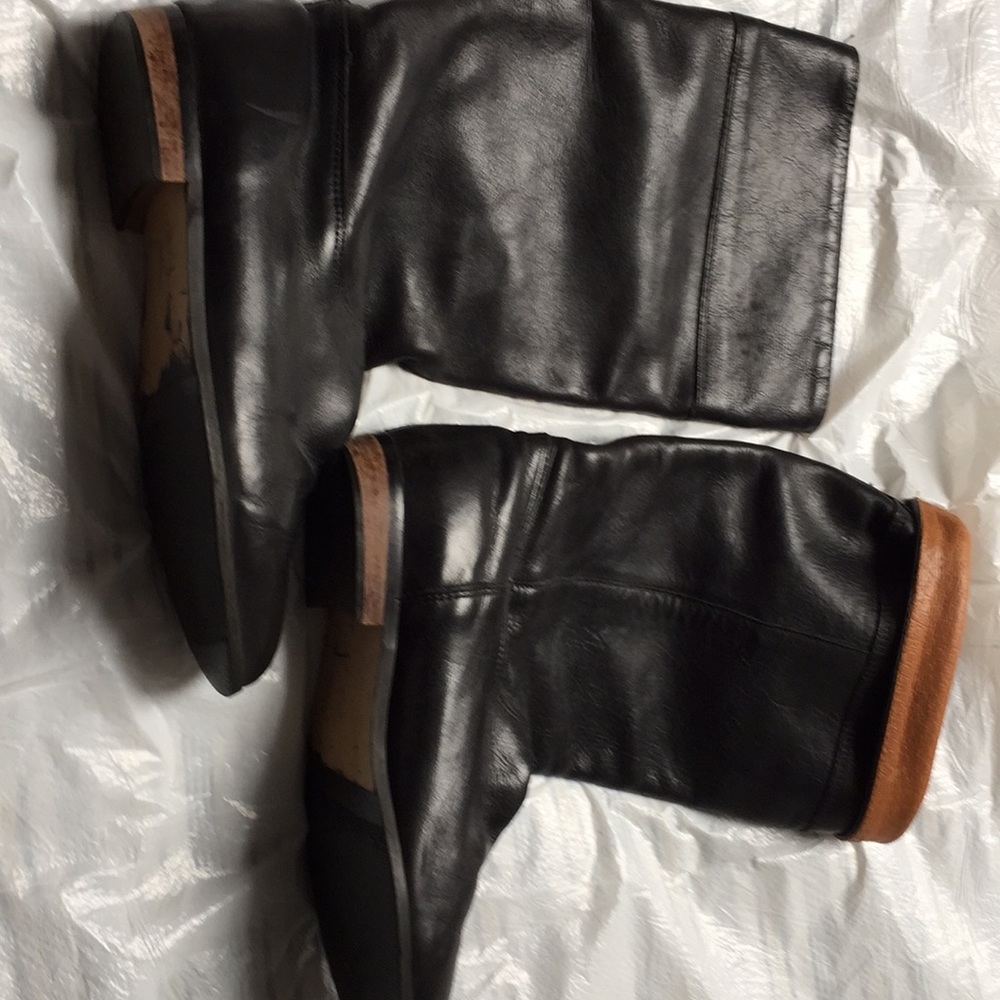 Eddie Bauer-Beautiful leather!